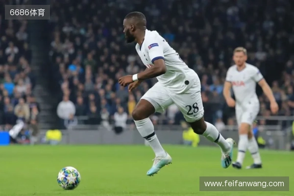 记者:乔纳森-戴维未来存疑,拜仁和热刺已了解球员离队条件 记者:乔纳森-戴维未来存疑,拜仁和热刺已了解球员离队条件