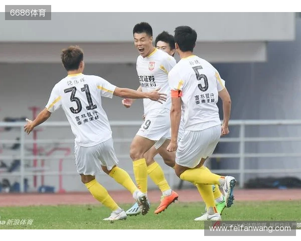 老兵不死!37岁谭龙中国顶级联赛出场200场,其中亚泰193场进87球 老兵不死!37岁谭龙中国顶级联赛出场200场,其中亚泰193场进87球