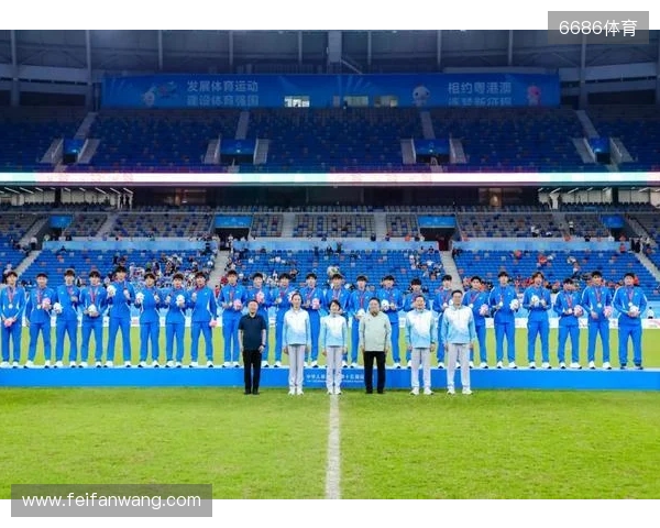 半场战报:曼联1-0热刺,姆伯莫破门,阿马德送助攻 半场战报:曼联1-0热刺,姆伯莫破门,阿马德送助攻